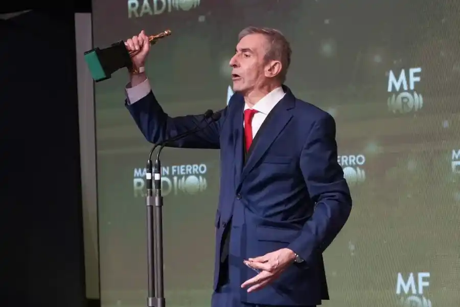 Nelson Castro ganó el Martín Fierro de Oro de Radio AM