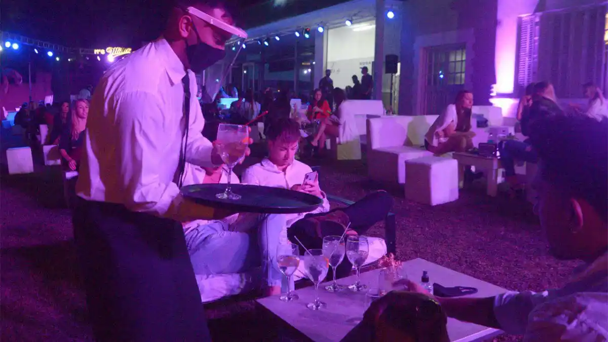 Vuelven los bailes, los eventos de hasta mil personas y actividades en salones de fiestas en General Alvear