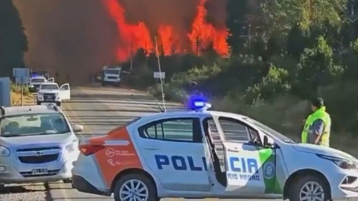 Incendio en El Bolsón: el fuego arrasó más de 1600 hectáreas y destruyó una escuela y una salita de salud