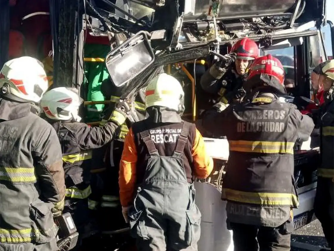 El choque causó 58 heridos de diversa gravedad.