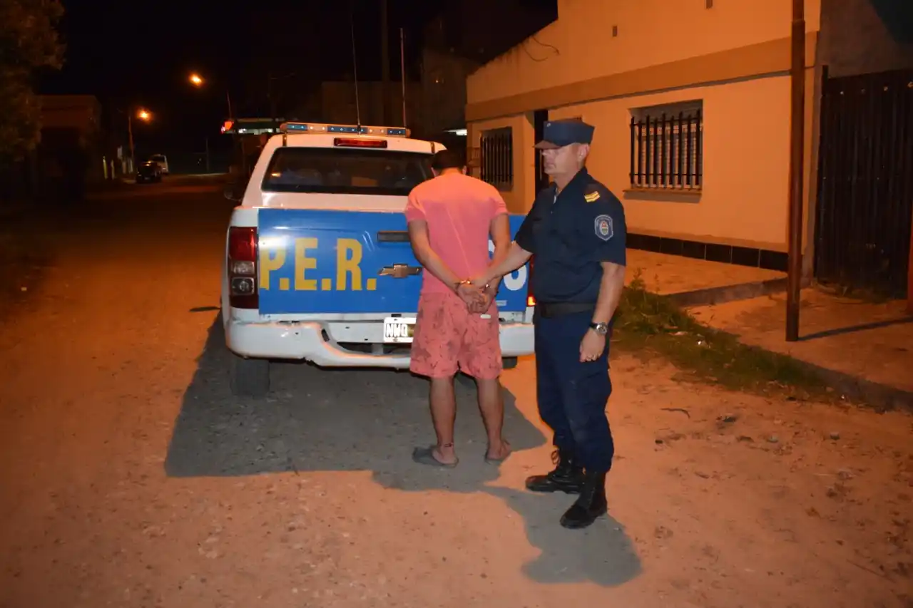 Detienen a un delincuente que le había robado el celular a un joven en la calle 