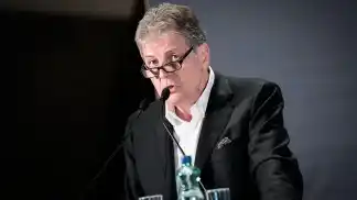 Macri recibe al presidente de Turner por la televisación del fútbol