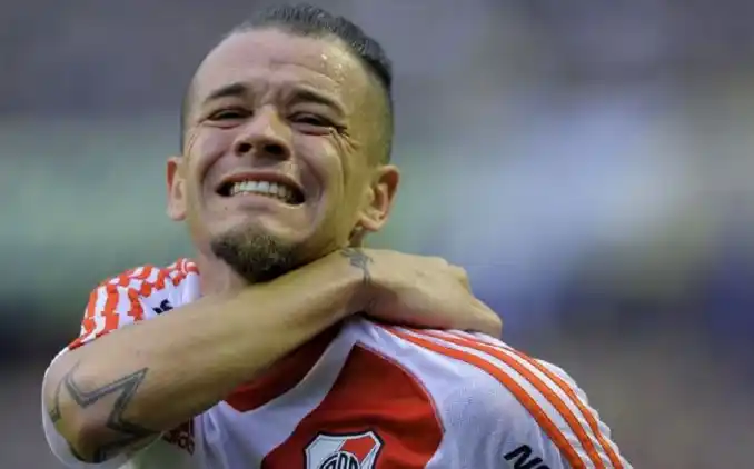 D'Alessandro se lesionó y no jugará por el resto del semestre 
