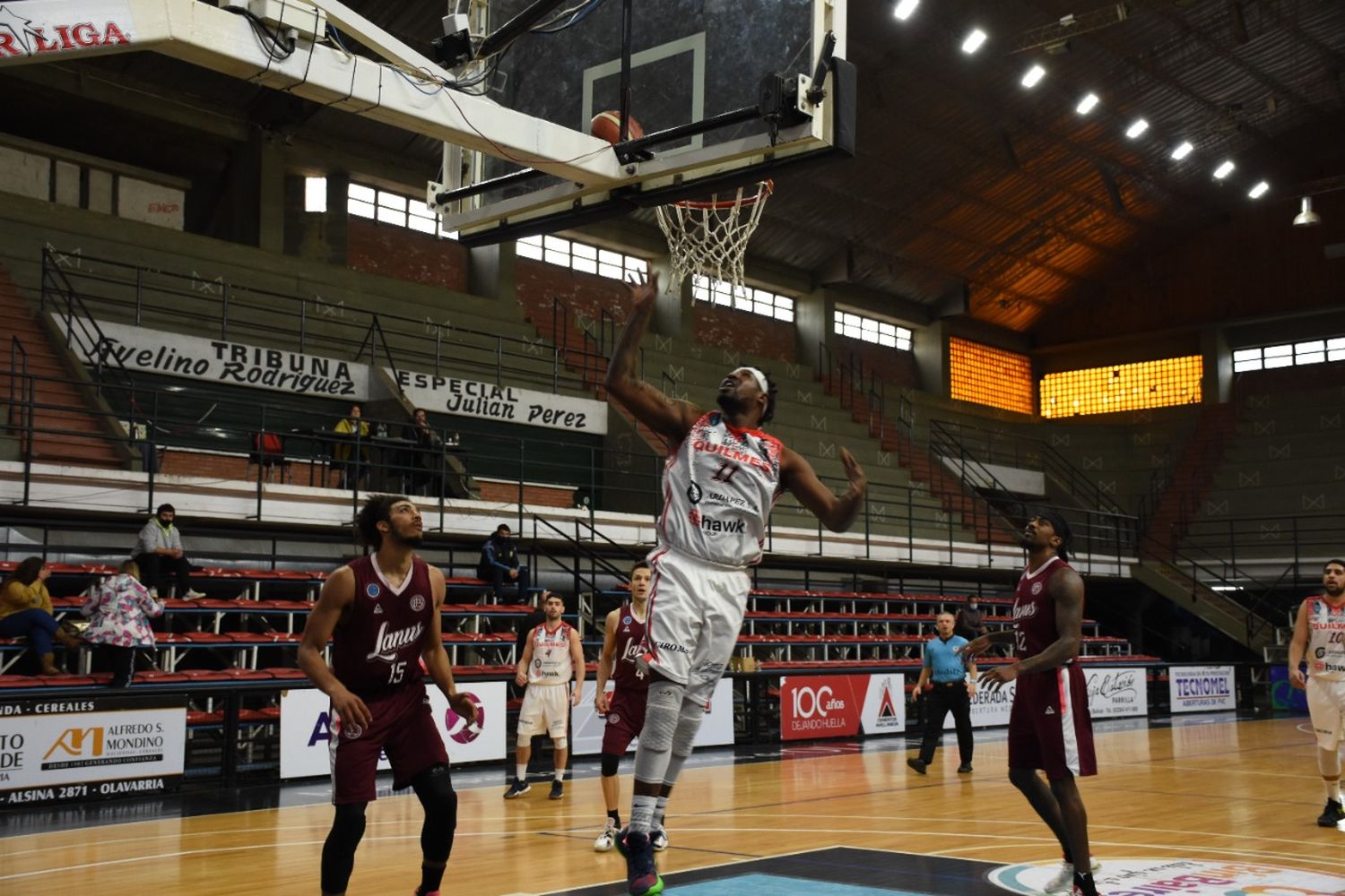 Paliza de Quilmes ante Lanús que lo acerca a playoffs