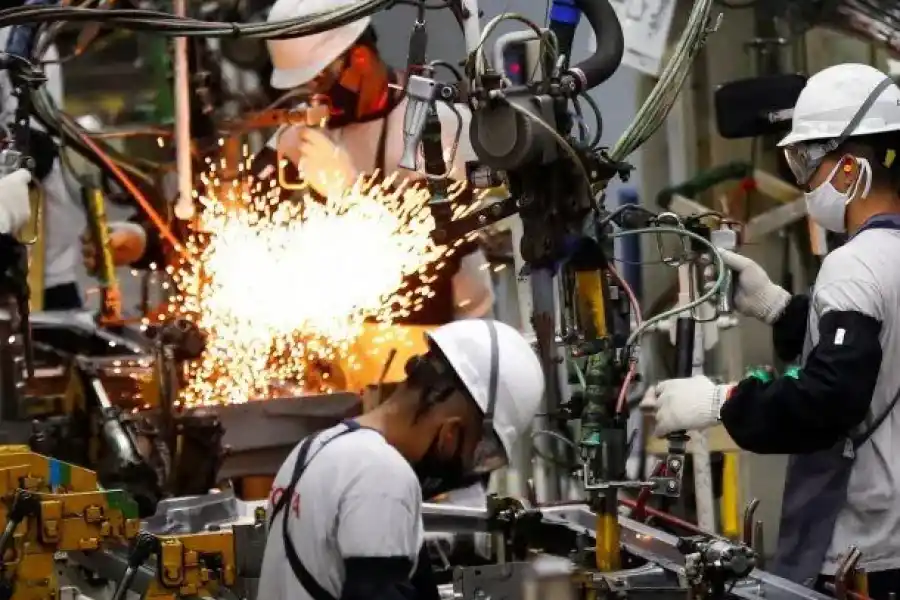 Durante el mes de febrero, la actividad industrial creció un 5,6%, en la comparación interanual