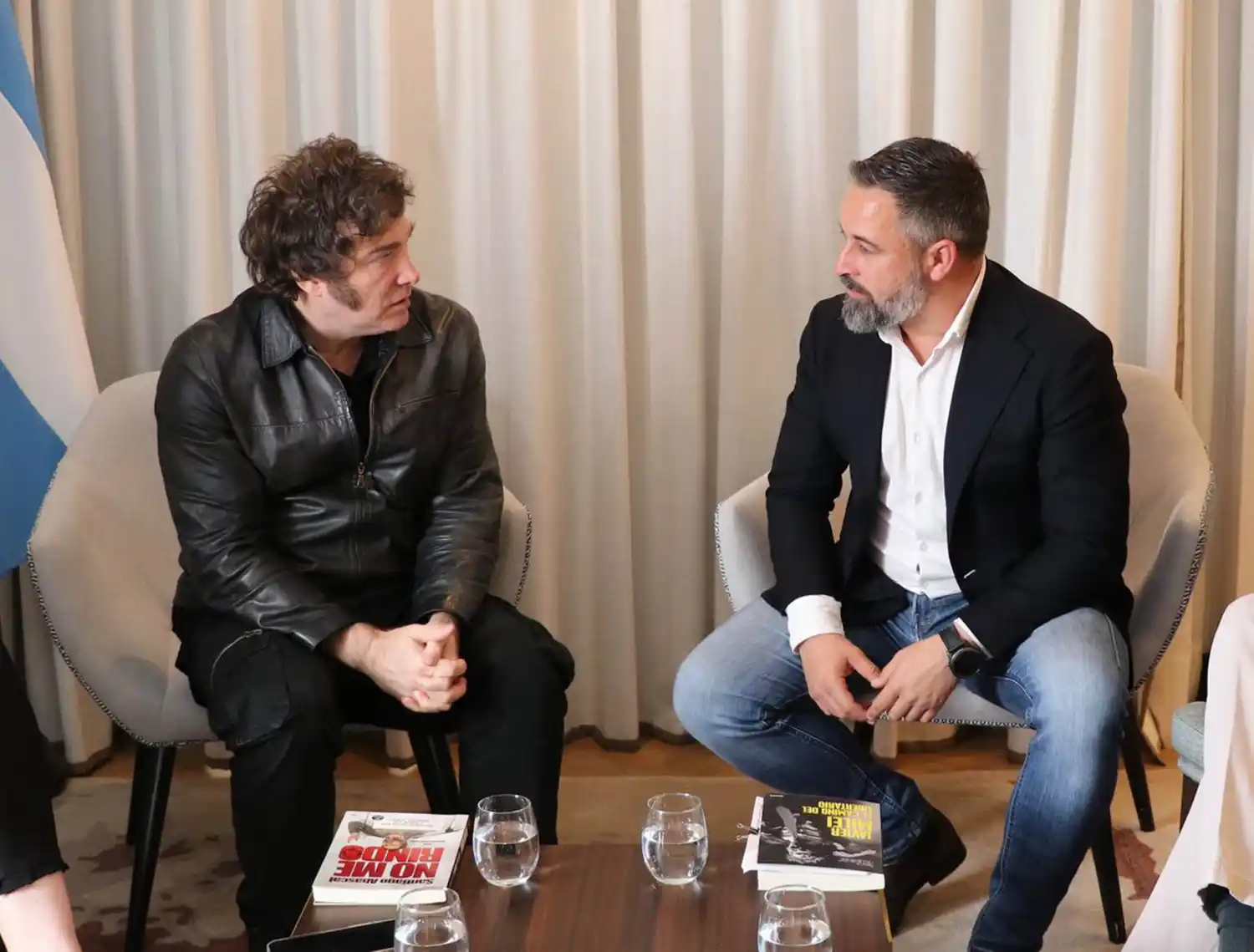 Javier Milei mantuvo en Madrid un encuentro con el Diputado y Presidente de Vox, Santiago Abascal