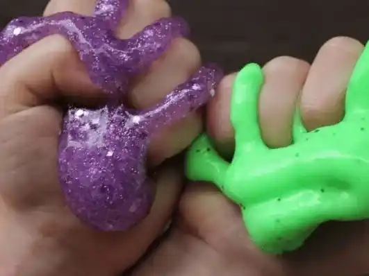 Una nena de 4 años jugaba con un slime, se atragantó con un pedazo de goma y murió asfixiada