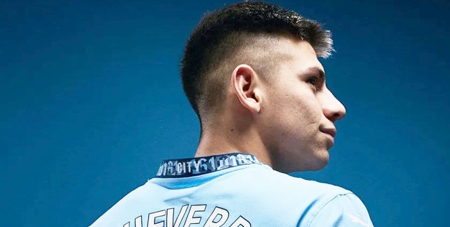 Echeverri fue presentado en Manchester City: “Tenía una ilusión muy grande de poder venir”