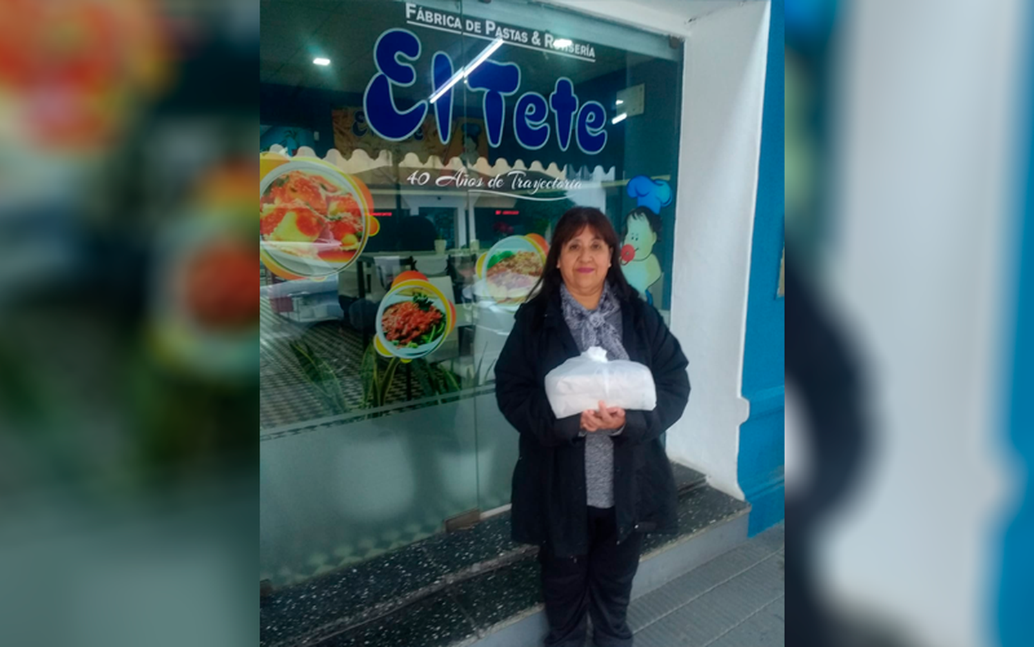 Cristina y su premio de El Tete
