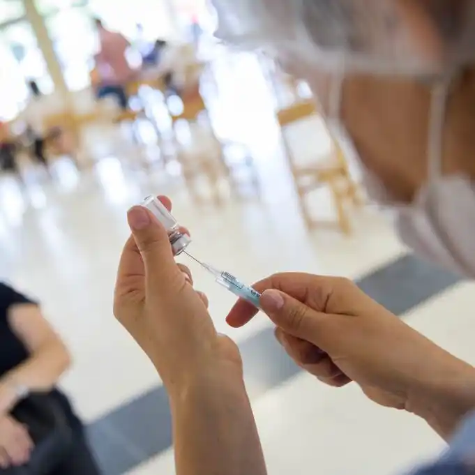 El 25 y 28 de mayo, se inmunizará a grupos de riesgo, nacidos entre los años 70 y 80