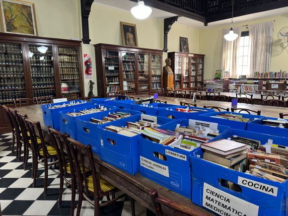 Hackearon el WhatsApp de la Biblioteca Popular: "Están pidiendo plata"