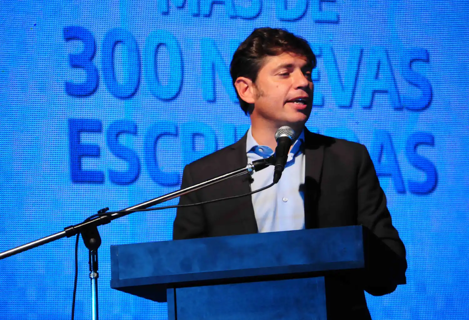 Kicillof: "No venimos con motosierra o dinamita, sino con obras, hospitales, escuelas y rutas"