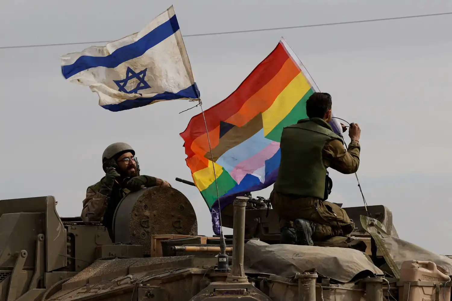 Las tropas israelíes siguen avanzando sobre Gaza.