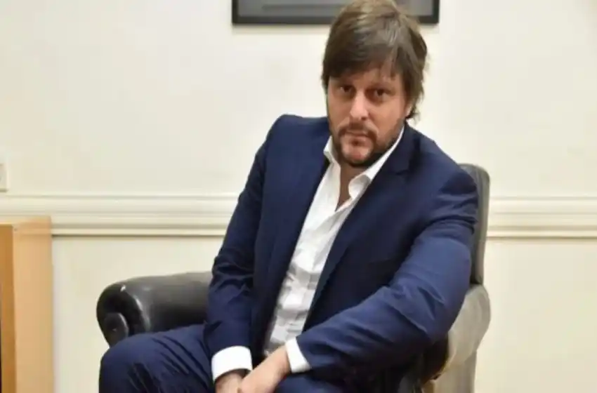 Para Santoro, «Milei y Juntos por el Cambio van a terminar en el mismo espacio»