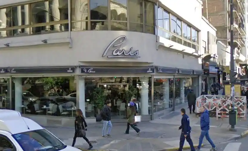 En medio de la cuarentena, cerró la emblemática Confitería París de La Plata