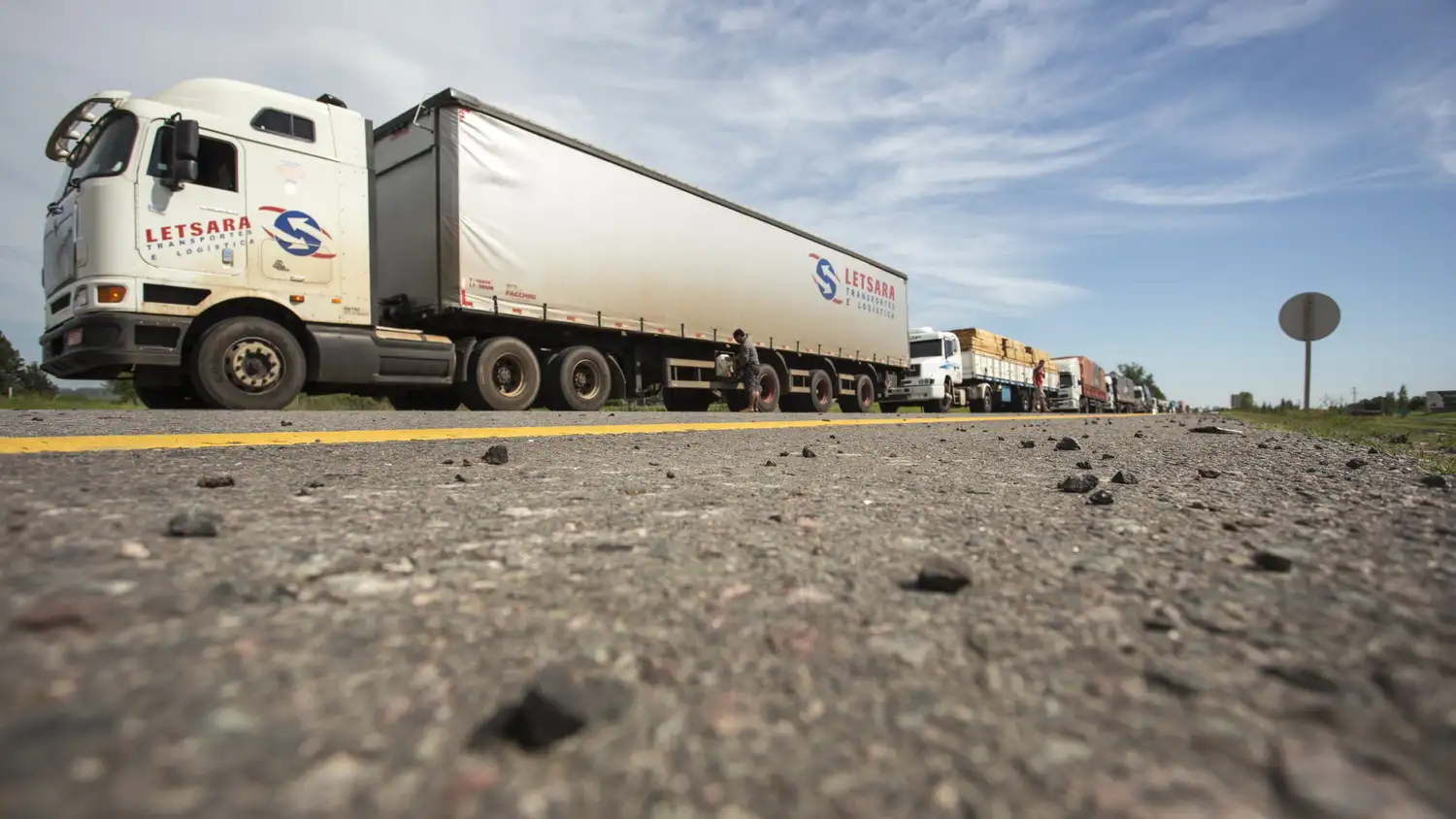 Fuerte reclamo de transportistas por combustibles y peajes
