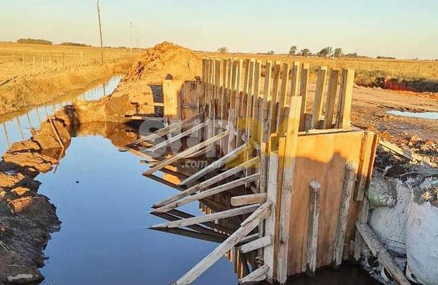 Avances en la obra del puente en el camino de Wheelwright a Colón