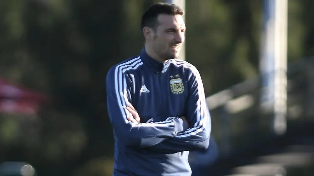 El seleccionado inicia la concentración con los cinco futbolistas del medio local