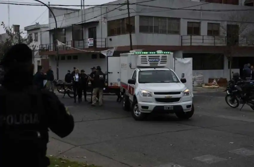 Falleció al chocar con su moto después de evitar un retén policial