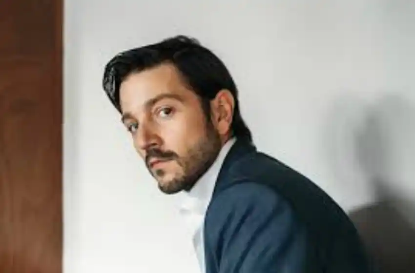 Famoso actor mexicano, cuestionado por participar en Narcos