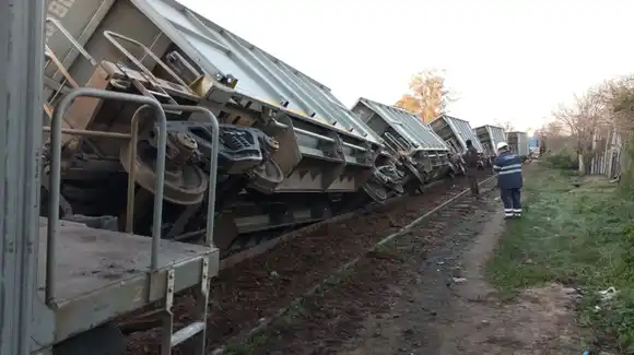 Un tren de cargas descarriló en las vías de Boulevard San Lorenzo