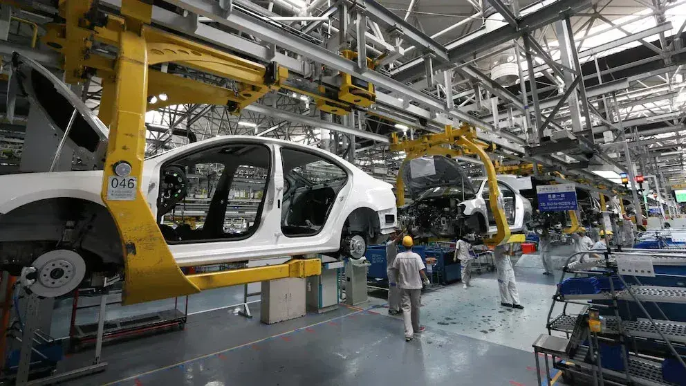La actividad económica cayó 0,5% en mayo, pero se mantuvo por encima del mismo mes del año pasado