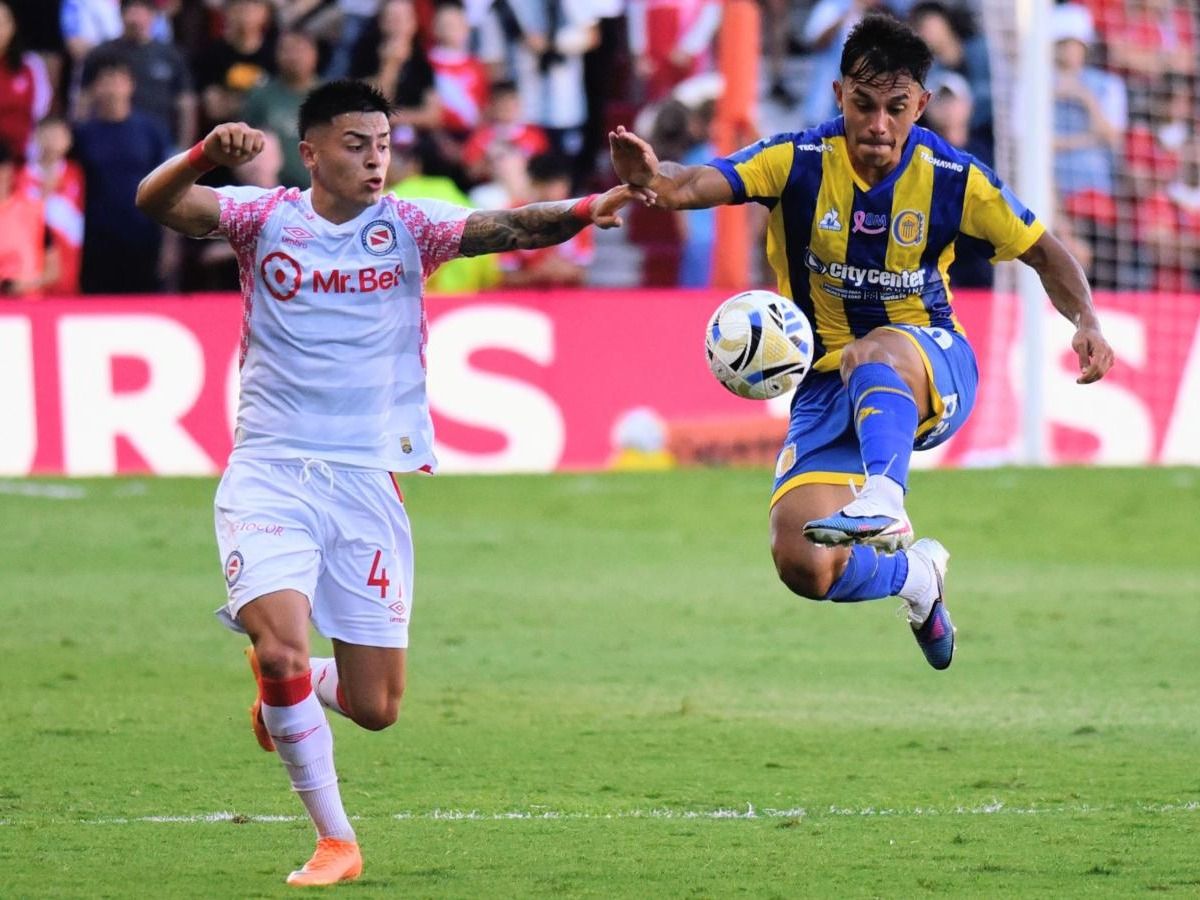El Bicho y el Canalla no pudieron romper el cero en La Paternal y repartieron un punto para cada uno en el partido válido por la fecha 10 del Torneo Apertura. Foto: El Gráfico