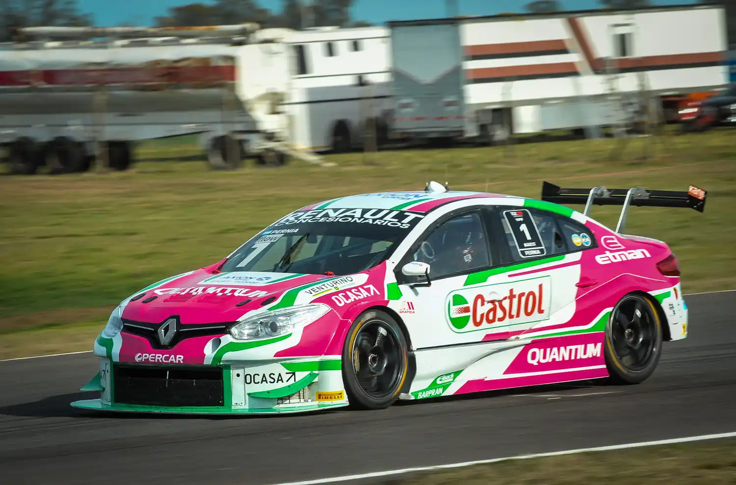 Ardusso se quedó con la pole, escoltado por Leonel Pernía
