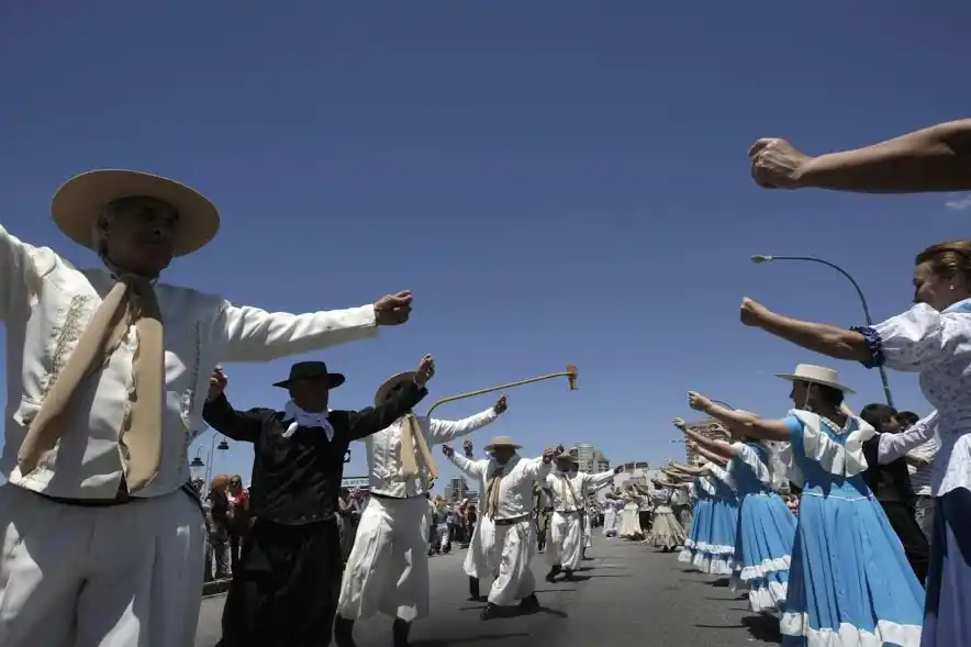 Realizarán un “Gran Pericón Nacional frente al mar” en Playa Grande