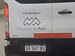 Una imagen que trascendió durante la jornada del viernes 14. El móvil con identificación del Municipio de Azul.