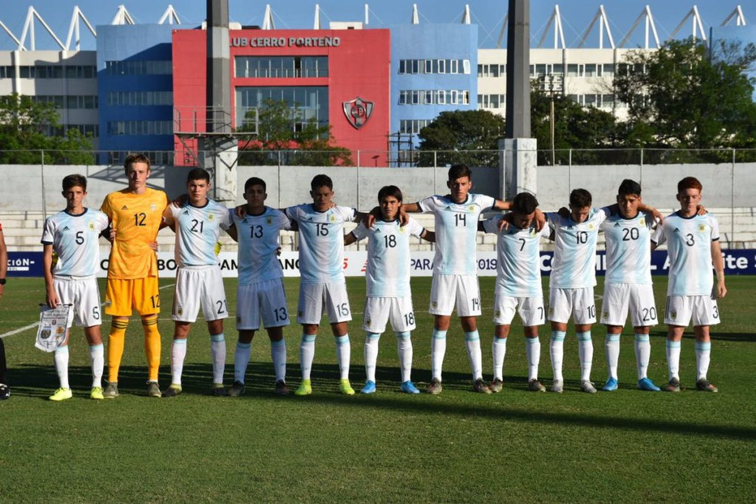 Argentina volvió a ganar y se acercó a semifinales
