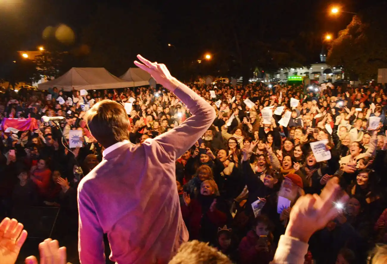 Con un efusivo discurso Iparraguirre cerró la campaña 