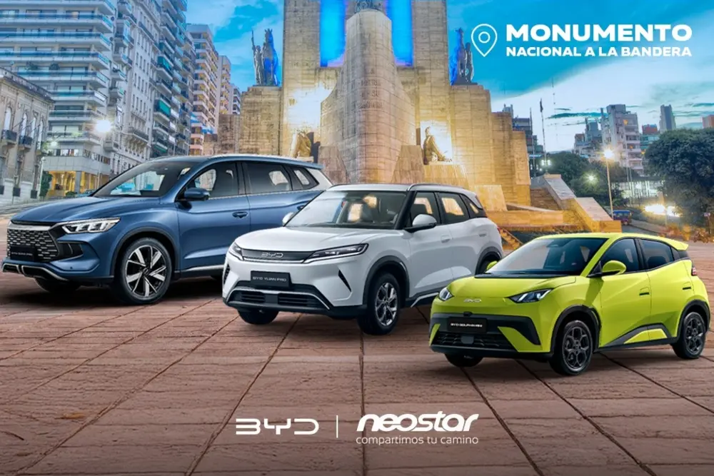 BYD Neostar realiza la entrega de sus primeros vehículos 0km en Rosario, en el Monumento Nacional a la Bandera