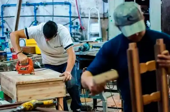 La actividad industrial de las Pymes retrocedió 19,2% en el primer semestre