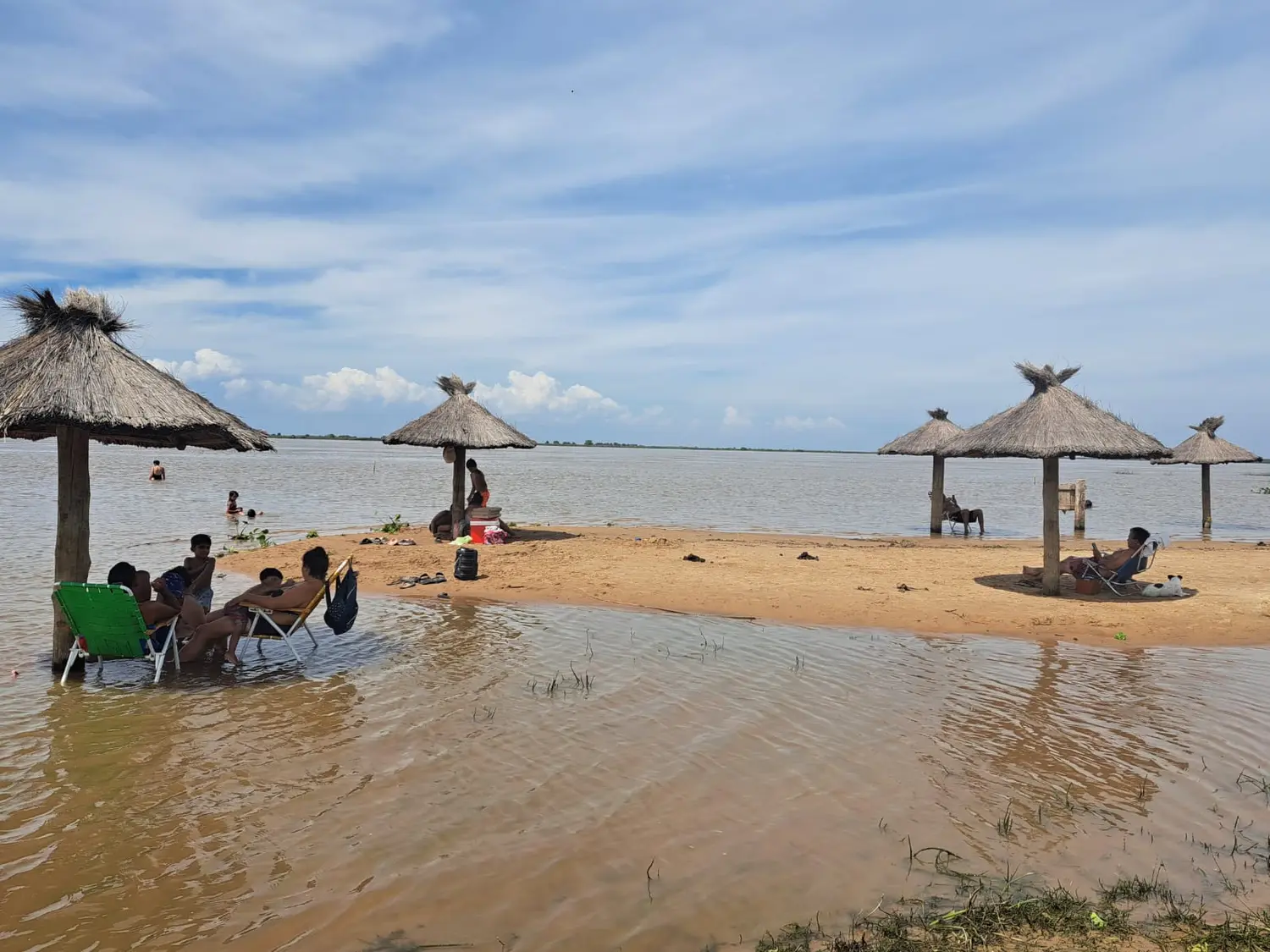 Así quedó la playa tras la limpieza que permite el acceso durante el feriado de carnaval.