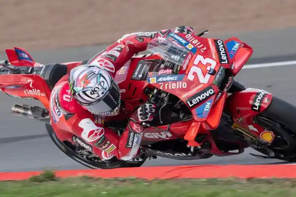 Bastianini se adjudicó el GP de Silverstone