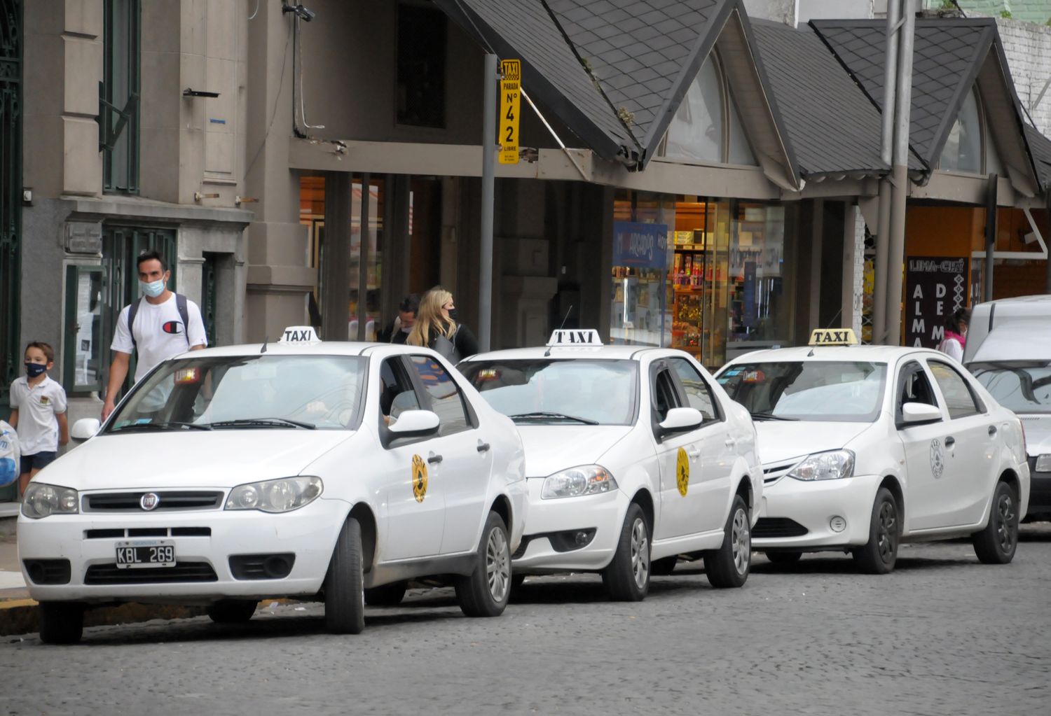 La bajada de bandera de los taxis pasará a costar 998 pesos desde el 1 de julio en Tandil