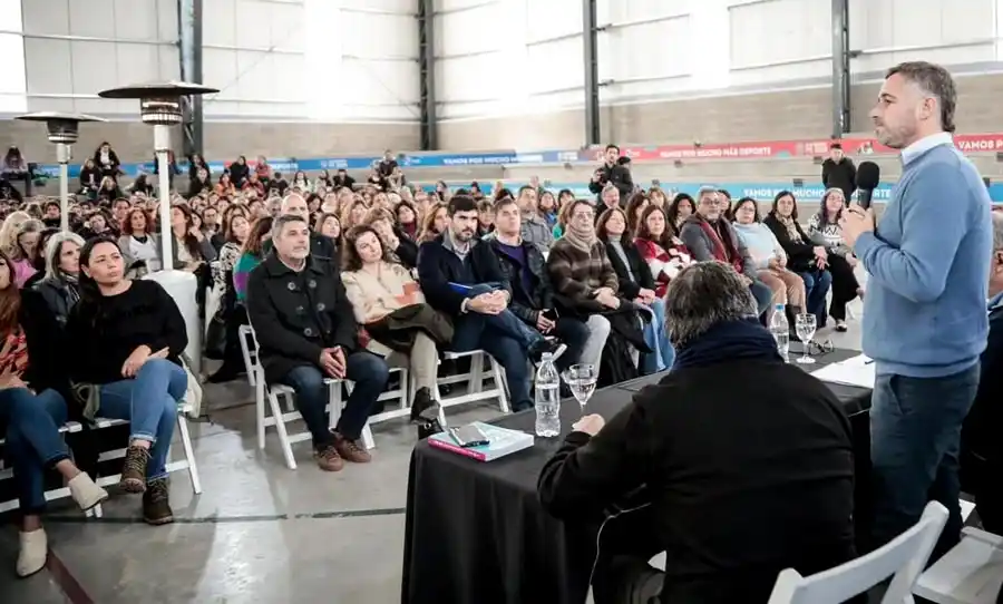 Achával: "Creemos en una escuela pública de calidad que nos permita un futuro con igualdad"