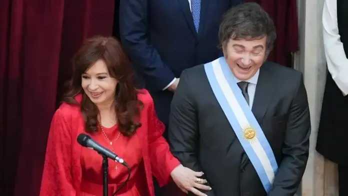 Milei firmó el proyecto de Ficha Limpia, que dejaría a CFK afuera de la carrera electoral