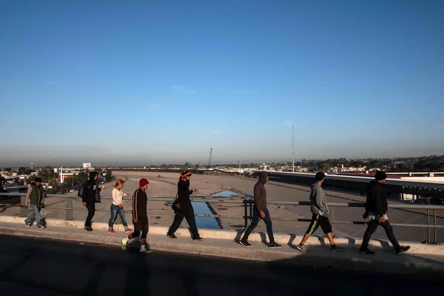 Los inmigrantes se dividen en México