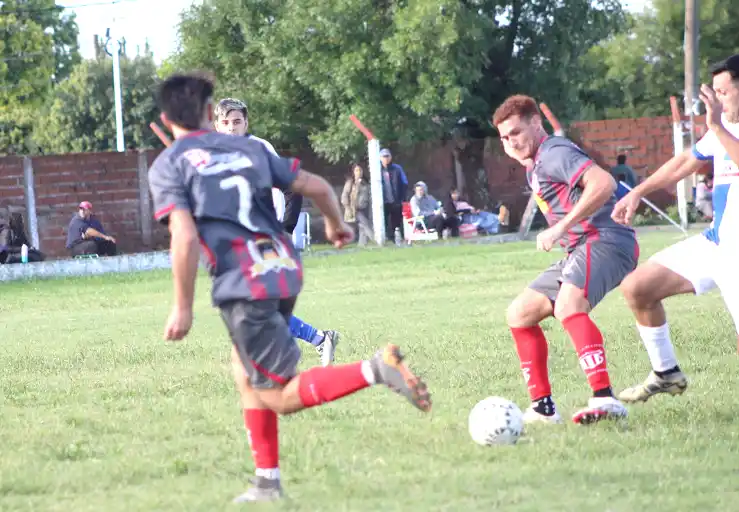 El libro de pases estuvo muy movido para el Oficial 2026