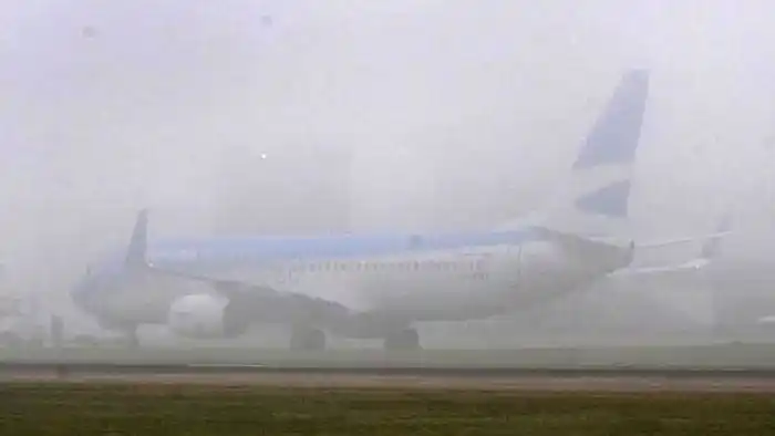 Niebla: más de un centenar de vuelos afectados en Ezeiza y Aeroparque