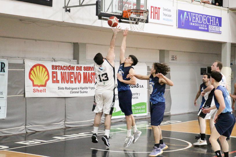 Blanco y Negro se metió en los play-offs del Oficial de básquet