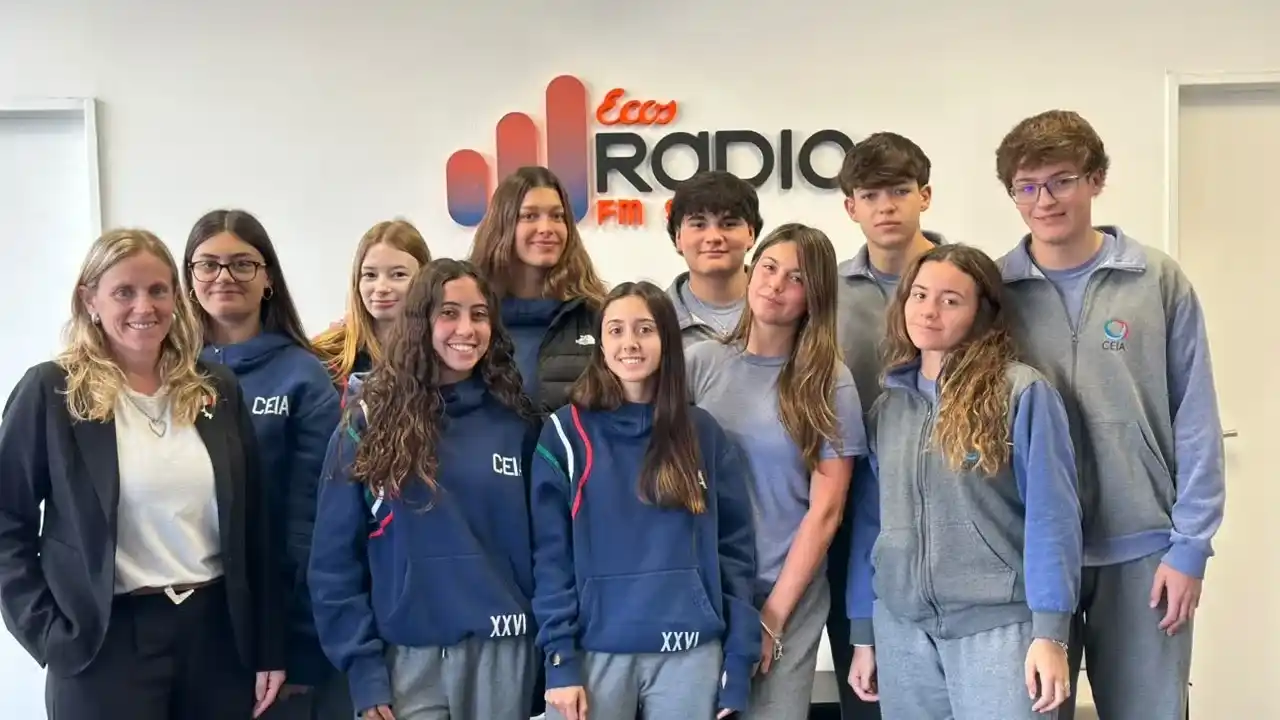 Pamela García Laborde y estudiantes del CEIA en Ecos Radio.