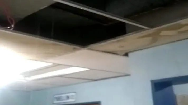 SE CAE A PEDAZOS el techo del quirófano del Hospital Dr. Ernesto Segundo Paolini de Colón en Táchira