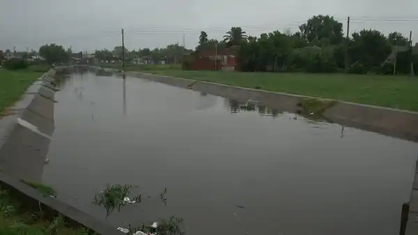 A las 17, el río se ubicó en 3,66 y cortaron el acceso al Parque Unzué