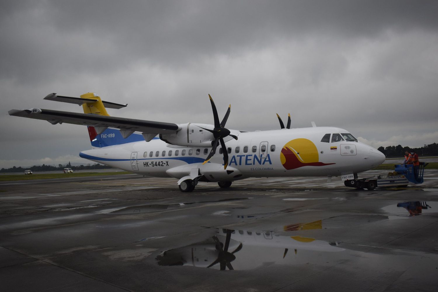 Llegó a Colombia el nuevo ATR 42-600 de SATENA