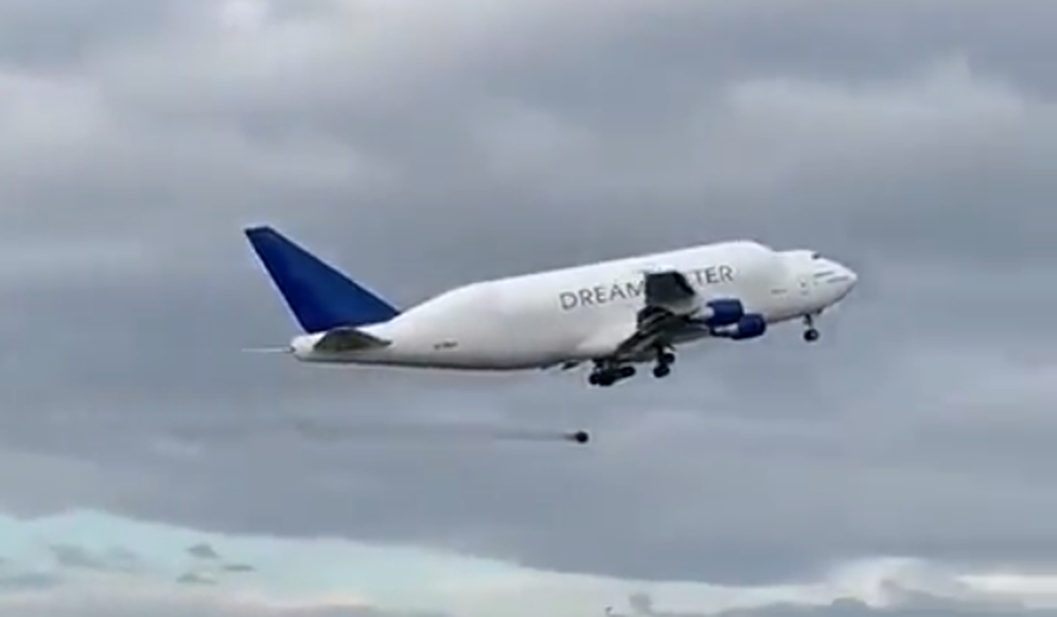 Boeing 747 Dreamlifter incident in Taranto, Italy: What We Know