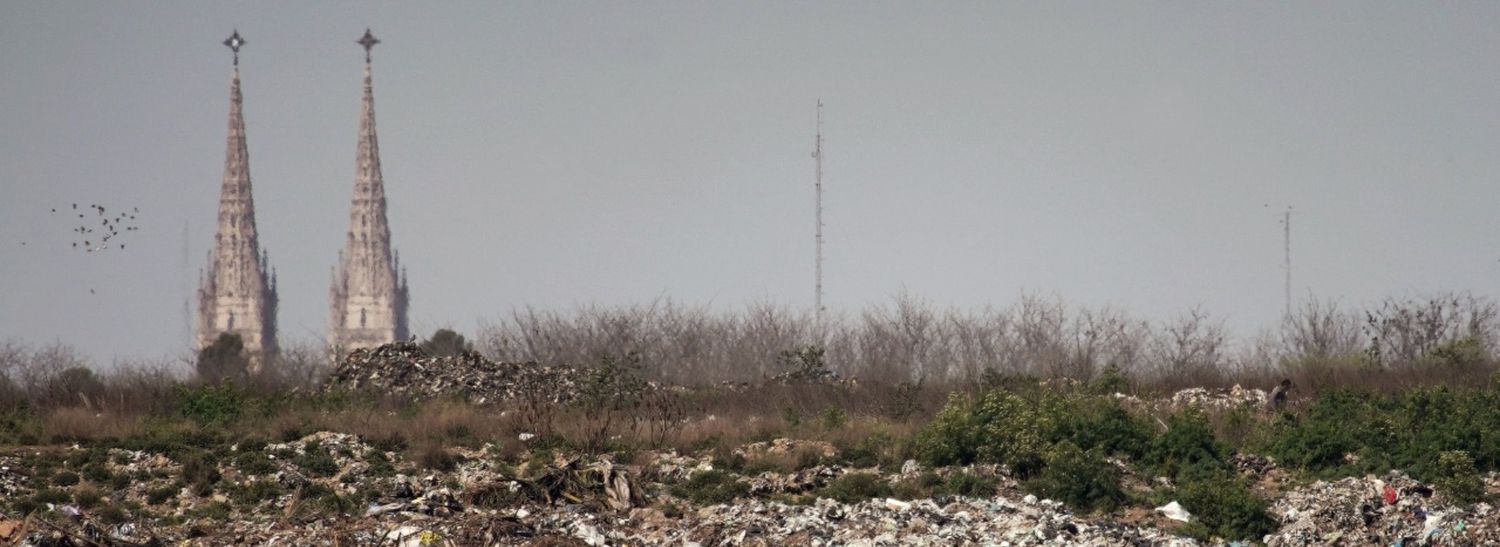 Defensoría del Pueblo bonaerense fue a la Justicia ante el conflicto por el basural a cielo abierto en Luján