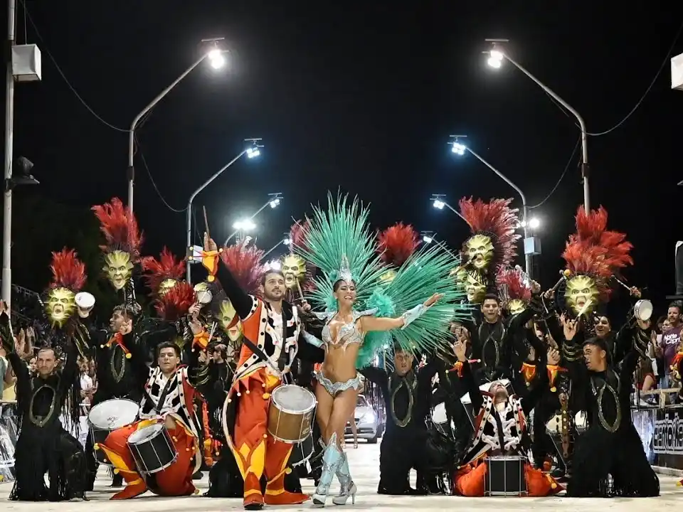 Con una propuesta artística de primer nivel y un clima de fiesta asegurado, la localidad se prepara para recibir a cientos de personas en una noche que promete ser inolvidable.